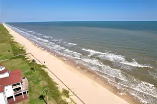 973 Marlin Dr, Crystal Beach, TX 77650 - Photo 4