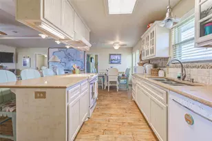 973 Marlin Dr, Crystal Beach, TX 77650 - Photo 8