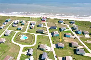 973 Marlin Dr, Crystal Beach, TX 77650 - Photo 2