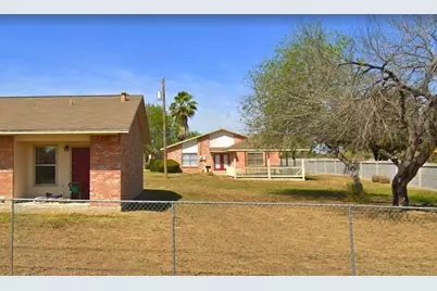 2300 Alamo St, Zapata, TX 78076 - Photo 2