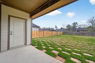 1107 Lyle W Ave, Cleveland, TX 77327 - Photo 12