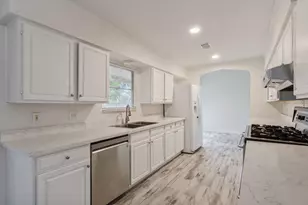 5341 Pagewood Ln, Houston, TX 77056 - Photo 8