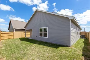 3134 Emerald Hills Dr, Angleton, TX 77515 - Photo 12