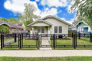 1136 Dunbar St, Houston, TX 77009 - Photo 1