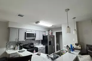 8518 Wild Basin Dr, Houston, TX 77088 - Photo 10