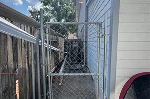 8518 Wild Basin Dr, Houston, TX 77088 - Photo 34