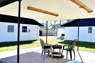218 Smith St, Columbus, TX 78934 - Photo 28