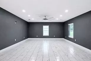 5125 Larkspur St, Houston, TX 77033 - Photo 8