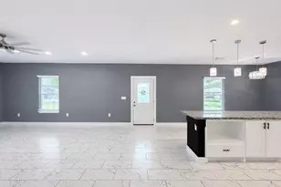 5125 Larkspur St, Houston, TX 77033 - Photo 6