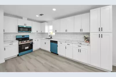 2701 Mustang Road, Alvin, TX 77511 - Photo 10