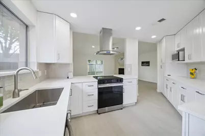 9742 Shell Rock Road, La Porte, TX 77571 - Photo 8