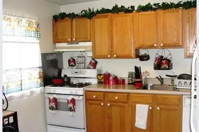 900 Avenue J, Bay City, TX 77414 - Photo 6