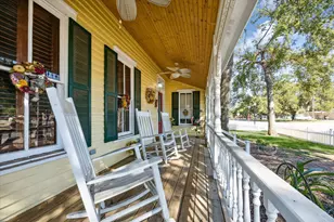 305 Hardeman St, Sealy, TX 77474 - Photo 4