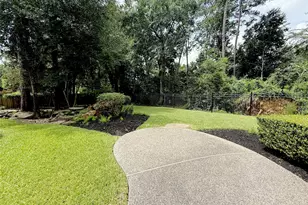 110 W Lansdowne Cir, The Woodlands, TX 77382 - Photo 28