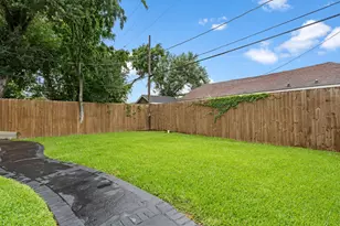 4327 Harby St, Houston, TX 77023 - Photo 26