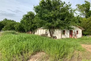 205 S Prairie Ave, Petrolia, TX 76377 - Photo 6