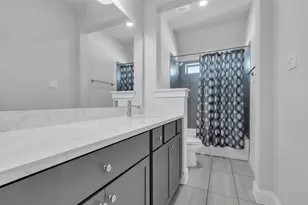 423 Round Top St, Webster, TX 77598 - Photo 32