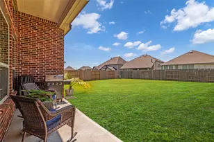 423 Round Top St, Webster, TX 77598 - Photo 38