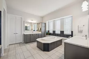 423 Round Top St, Webster, TX 77598 - Photo 22