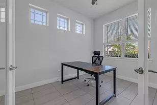 423 Round Top St, Webster, TX 77598 - Photo 6