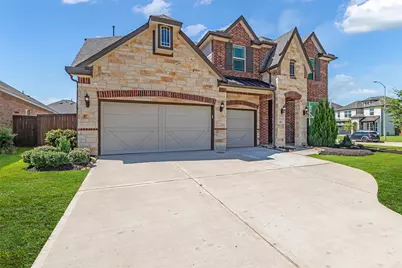 423 Round Top Street, Webster, TX 77598 - Photo 2