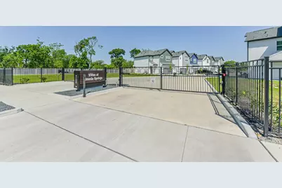 13151 Perennial Springs Drive, Houston, TX 77048 - Photo 12