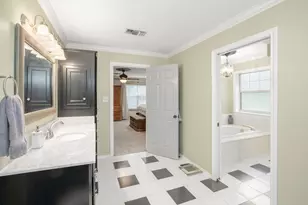 3905 N Briarwood Dr, Brenham, TX 77833 - Photo 4