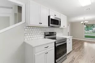 445 Longmeadow St, Beaumont, TX 77707 - Photo 12