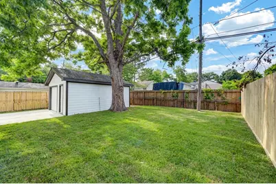6923 Keller Street, Houston, TX 77087 - Photo 32