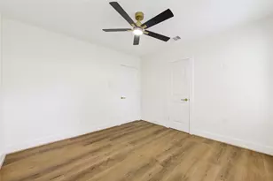 6923 Keller St, Houston, TX 77087 - Photo 18