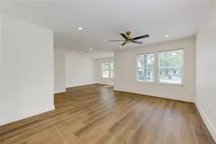 6923 Keller St, Houston, TX 77087 - Photo 8