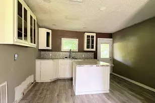 2212 Rugeley St, Bay City, TX 77414 - Photo 4