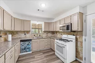 8483 Wingfield Dr, Lumberton, TX 77657 - Photo 6