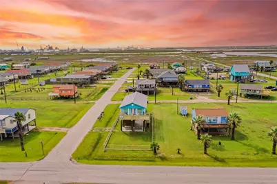 722 Ft Velasco Drive, Freeport, TX 77541 - Photo 2