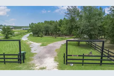 1022 Fm 1696 Road W, Huntsville, TX 77320 - Photo 38