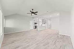 3026 Daw Boarwalk Dr, La Porte, TX 77571 - Photo 4
