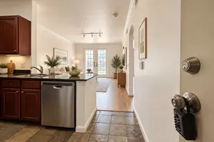 7575 Kirby Dr, Houston, TX 77030 - Photo 2