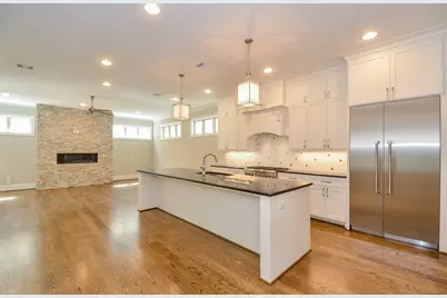 10207 Preston Crest Drive, Houston, TX 77042 - Photo 22