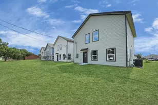 422 N 4th St, Beasley, TX 77417 - Photo 26