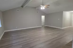 11115 Nepau Dr, Houston, TX 77477 - Photo 4