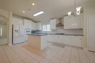 9407 Dora Meadows Dr, Sugar Land, TX 77498 - Photo 18