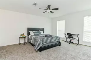 5791 Maple Hill Dr, Houston, TX 77088 - Photo 22