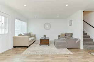 5791 Maple Hill Dr, Houston, TX 77088 - Photo 6