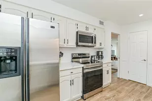 5791 Maple Hill Dr, Houston, TX 77088 - Photo 14