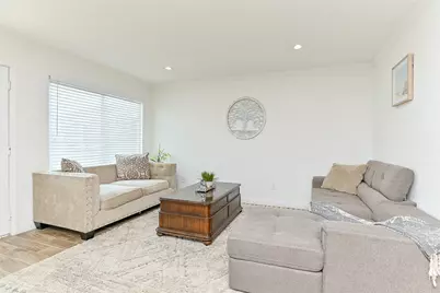 5791 Maple Hill Drive, Houston, TX 77088 - Photo 8