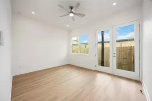 422 E 41st St, Houston, TX 77022 - Photo 20