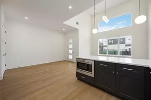 422 E 41st St, Houston, TX 77022 - Photo 10