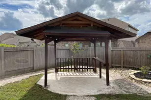 627 Oak Cir Dr E, Conroe, TX 77301 - Photo 18