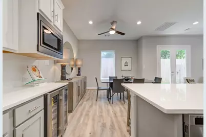 911 W 35th Street #D, Houston, TX 77018 - Photo 6