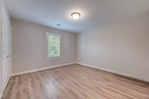 911 W 35th St, Houston, TX 77018 - Photo 30
